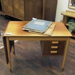 53 6048 WRITING DESK